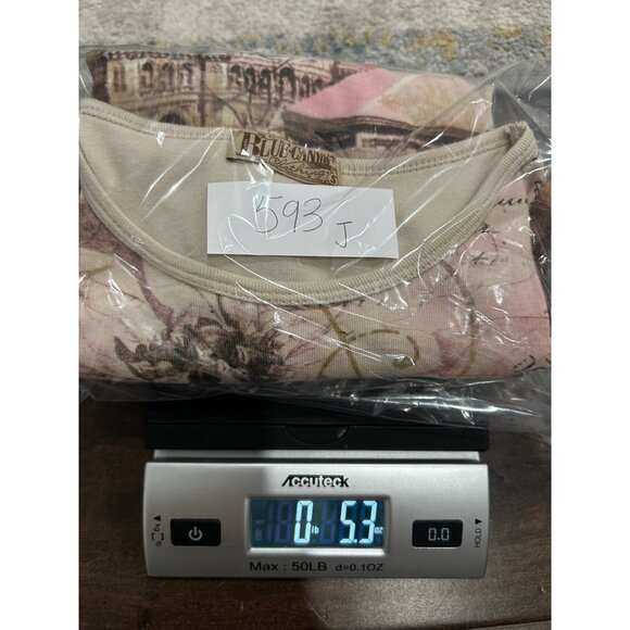 Blue Canyon Christmas Architecture 3/4 Sleeve Top Beige Red Sz Small Holiday - Picture 9 of 9